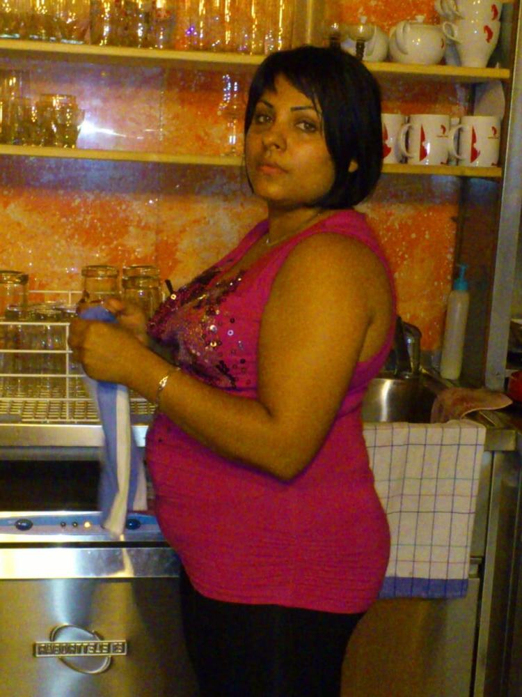 6P 20120720 chuby waitress COMMENTS ARE WELCOME