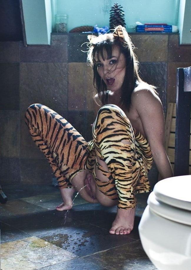 24P Hot And Sexy Pissing Babes Mix #12 by GregoriusPL