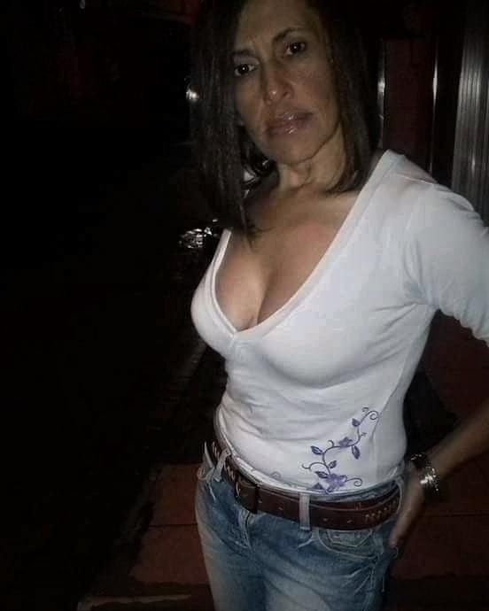 20P Fine looking granny