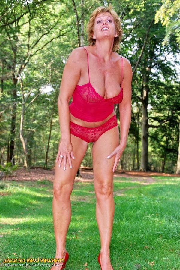25P Hot-Mature Marjan van Gessel