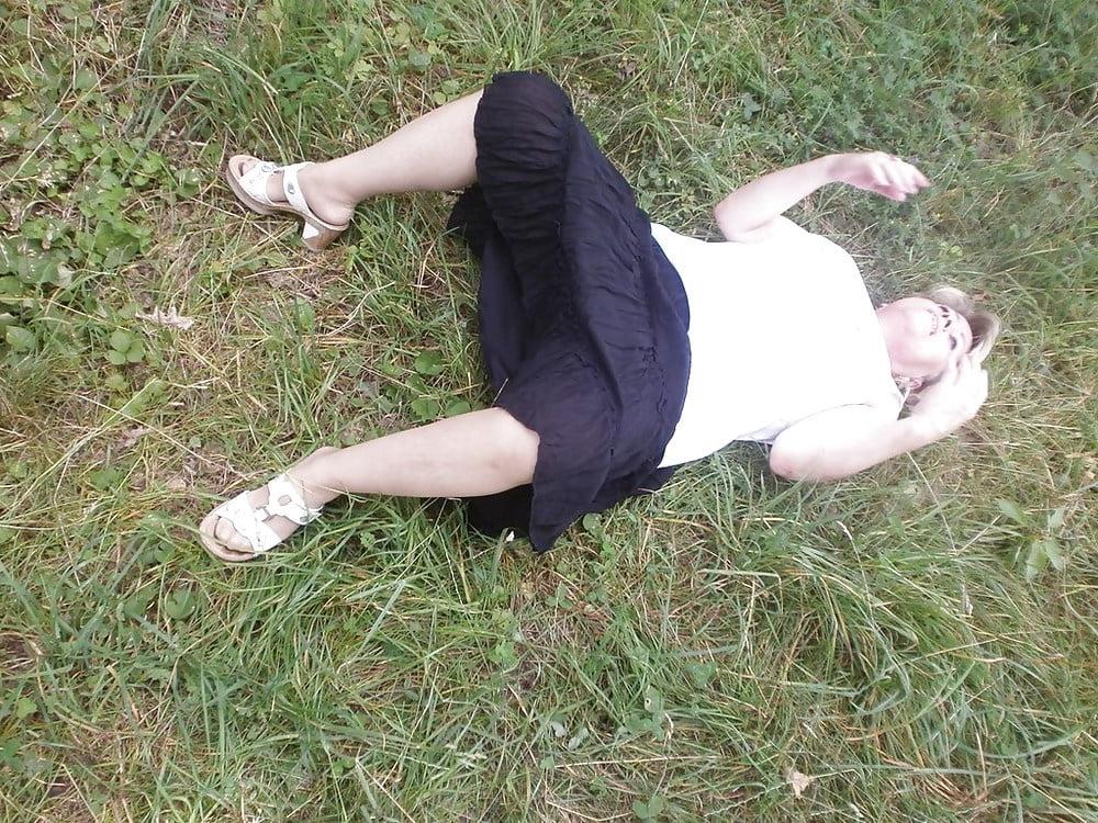 20P Hairy granny enjoying herself outdoors
