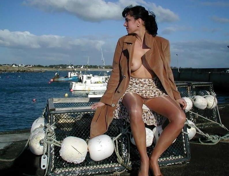 25P Upskirt Fuckholes 8