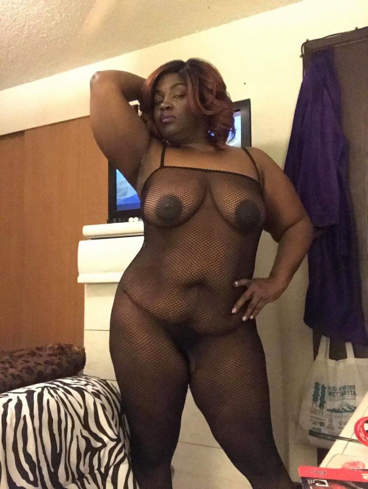 25P Black slut Horny milf Home and Work Selfies