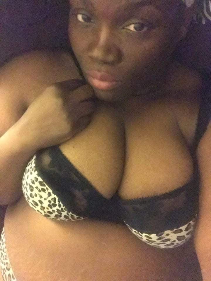 25P Black slut Horny milf Home and Work Selfies