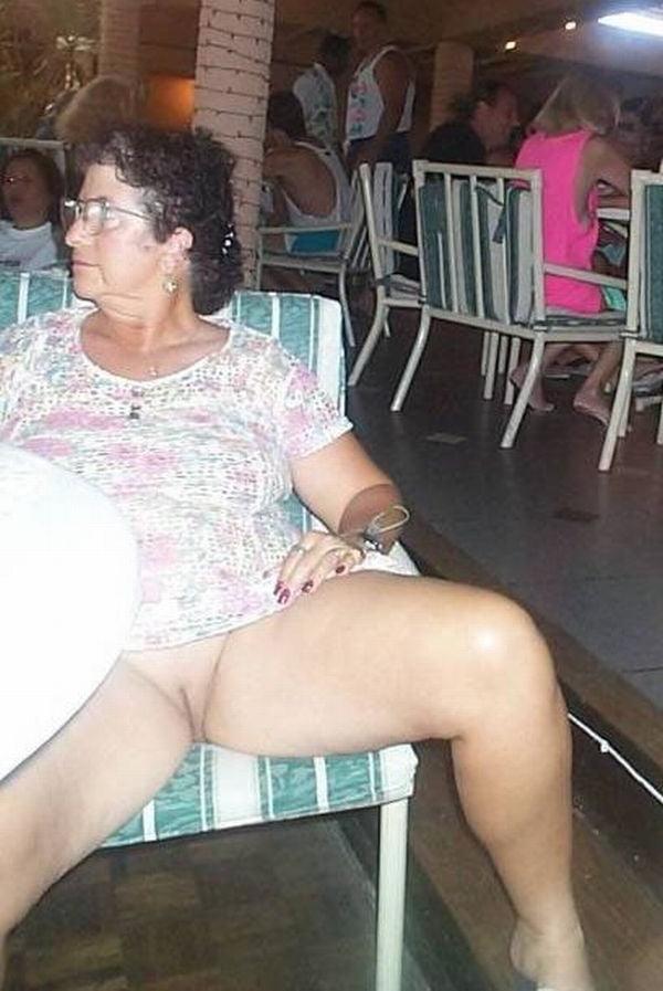 25P Upskirt 109