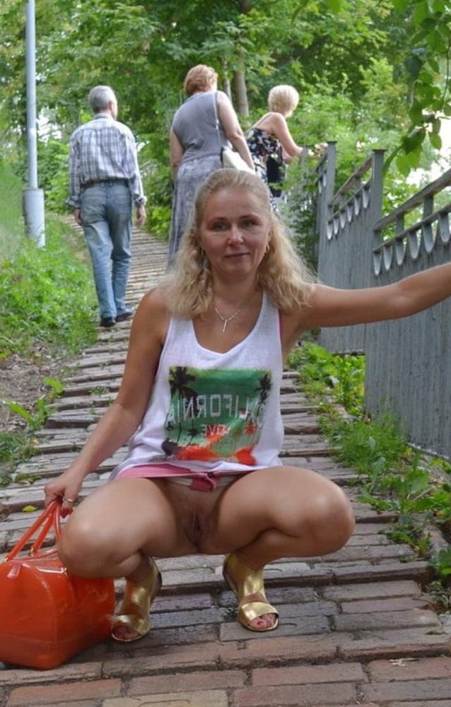 25P Upskirt Fuckholes 6