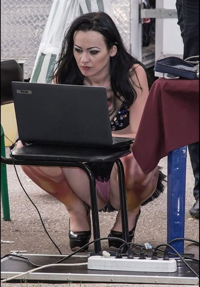 25P Upskirt Fuckholes 6