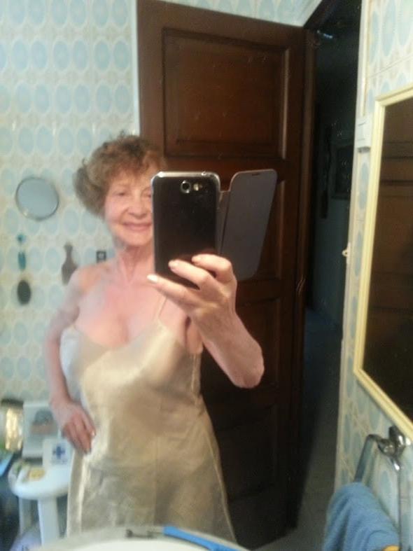 7P Skinny Granny Naked