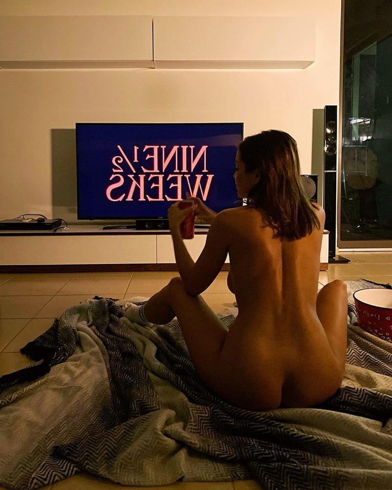 10P Non Nude