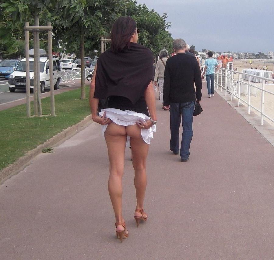 25P Upskirt Fuckholes 7