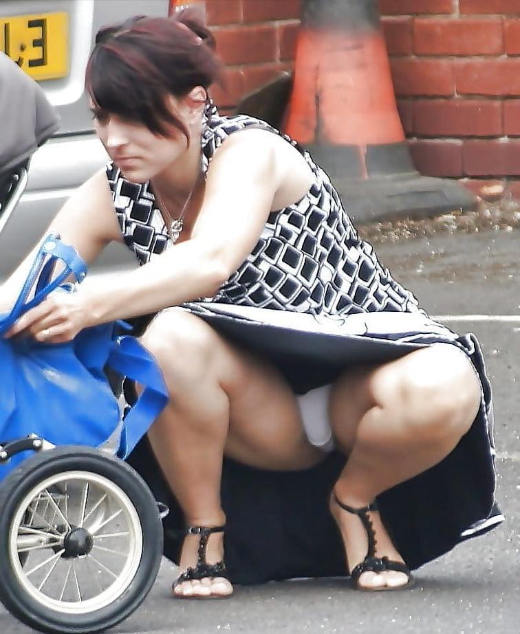 25P Upskirt Fuckholes 4