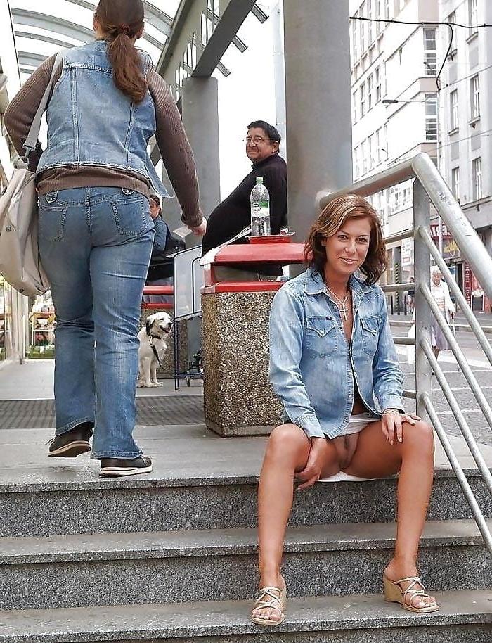 25P Upskirt Fuckholes 4