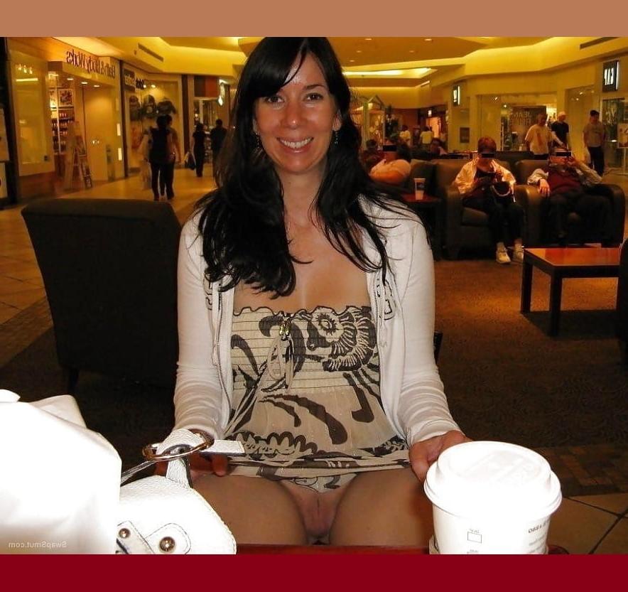 25P Upskirt Fuckholes 4
