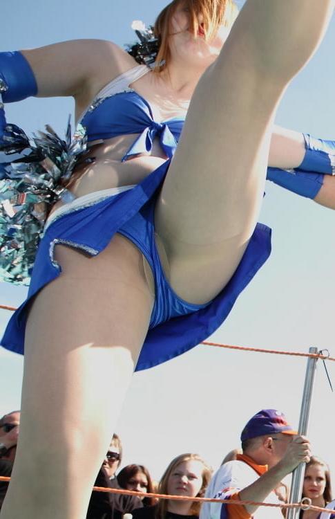 25P Upskirt Fuckholes 4