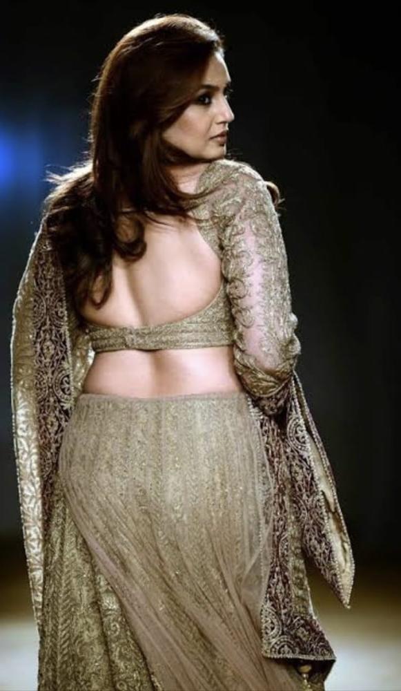 17P Vidya balan (Gaand ki raani)