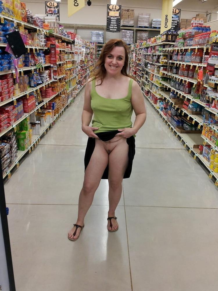 25P Upskirt fuckholes 1