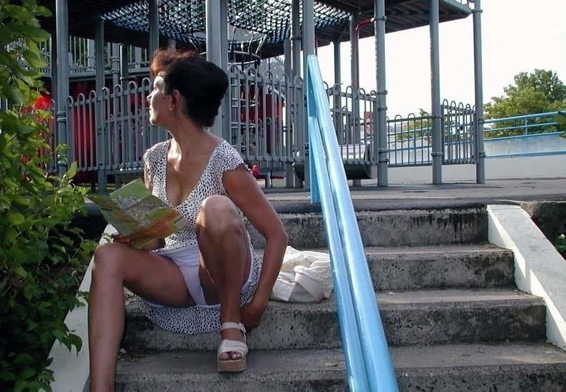 25P Upskirt Fuckholes 2