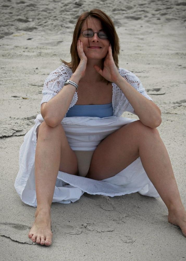25P Upskirt Fuckholes 2