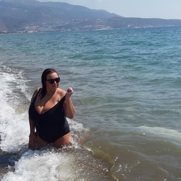 25P Busty Russian Woman 3694