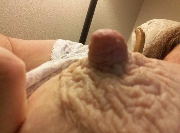 25P 60+ Ssbbw granny loves to swallow