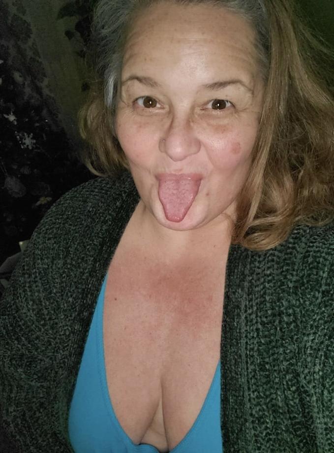 25P 60+ Ssbbw granny loves to swallow