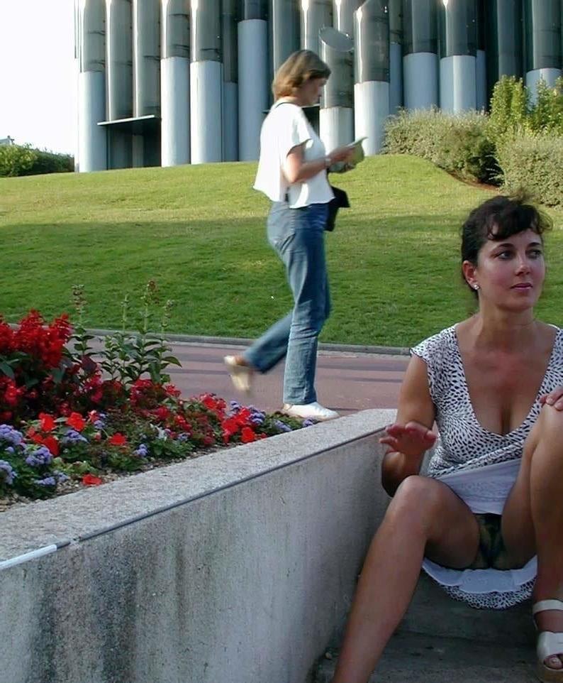 25P Upskirt Fuckholes 3