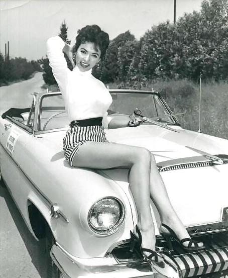 25P Rita Moreno---non nude