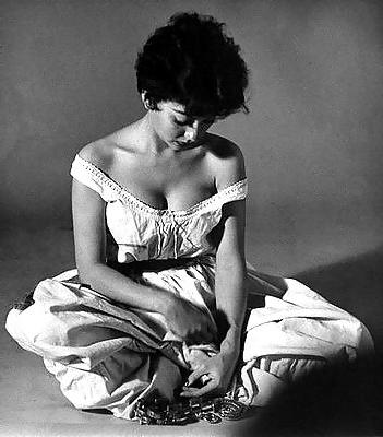 25P Rita Moreno---non nude