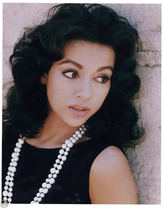 25P Rita Moreno---non nude