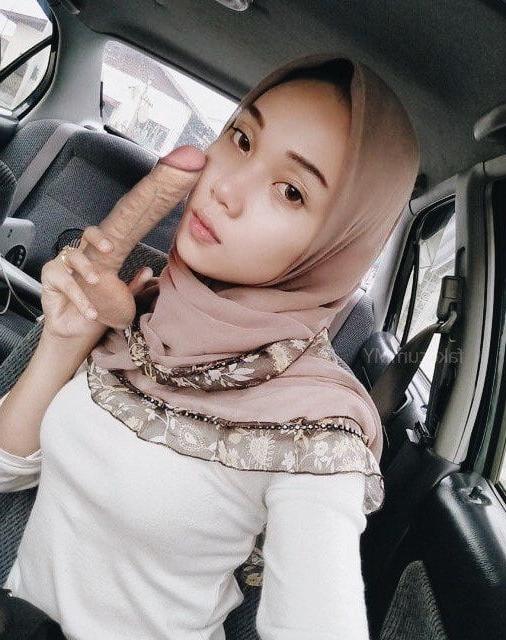 12P Gadis melayu yang cantik