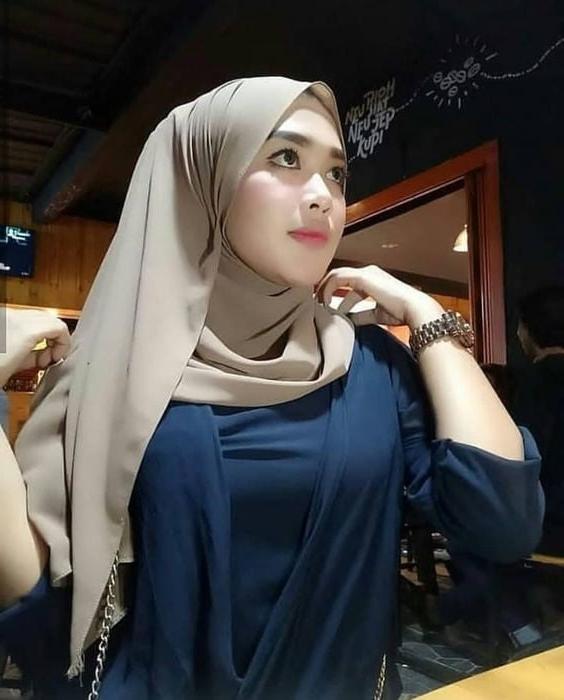 12P Gadis melayu yang cantik