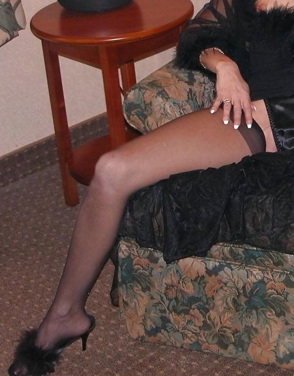 15P Hot dark haired squirting granny