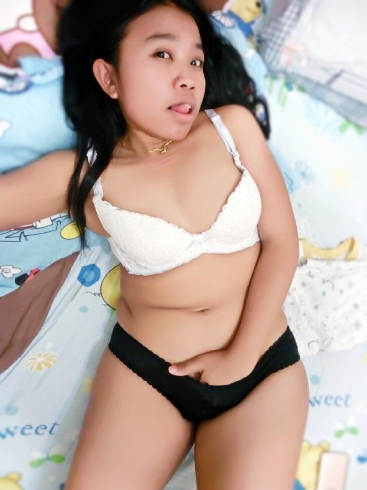25P Hotwife Merry From Indonesia