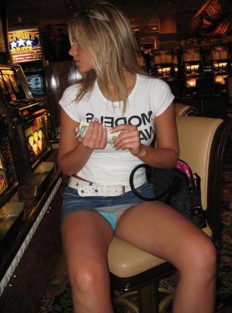 22P upskirt