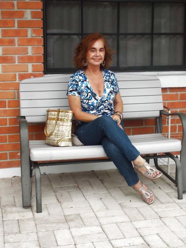 16P Stunningly beautiful non-nude granny