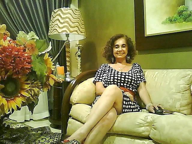 16P Stunningly beautiful non-nude granny