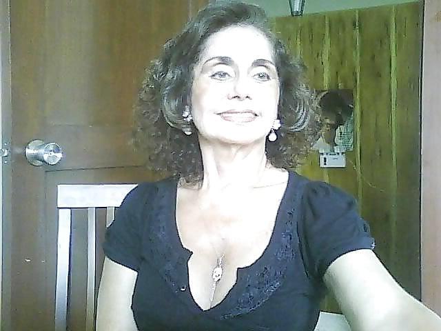 16P Stunningly beautiful non-nude granny