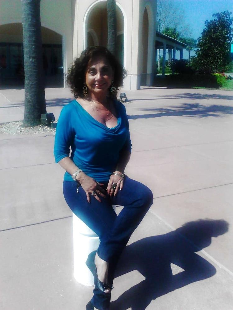 16P Stunningly beautiful non-nude granny