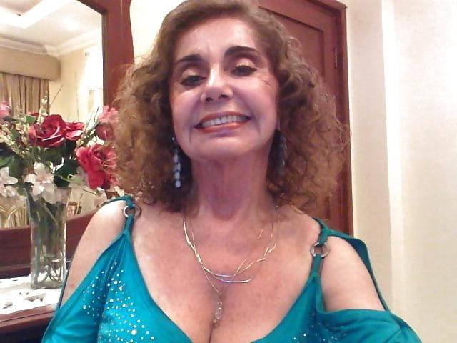 16P Stunningly beautiful non-nude granny