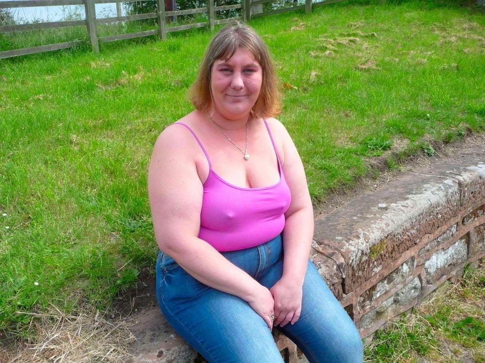 25P Gilf Milf Whore (cleavage mix)