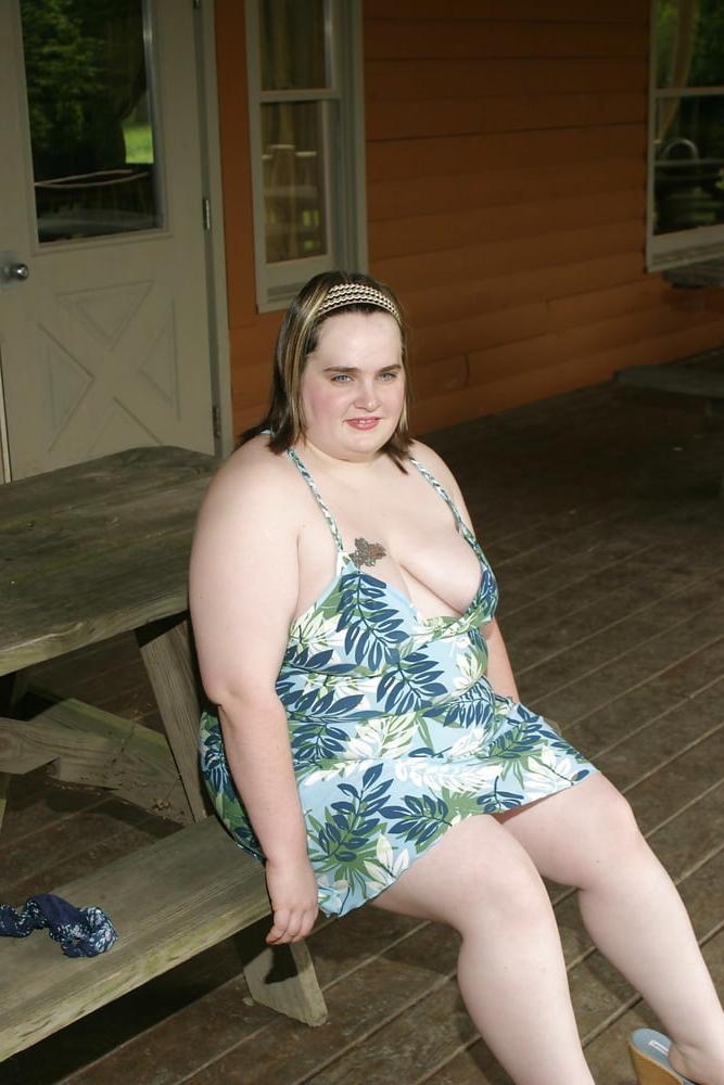 25P Gilf Milf Whore (cleavage mix)