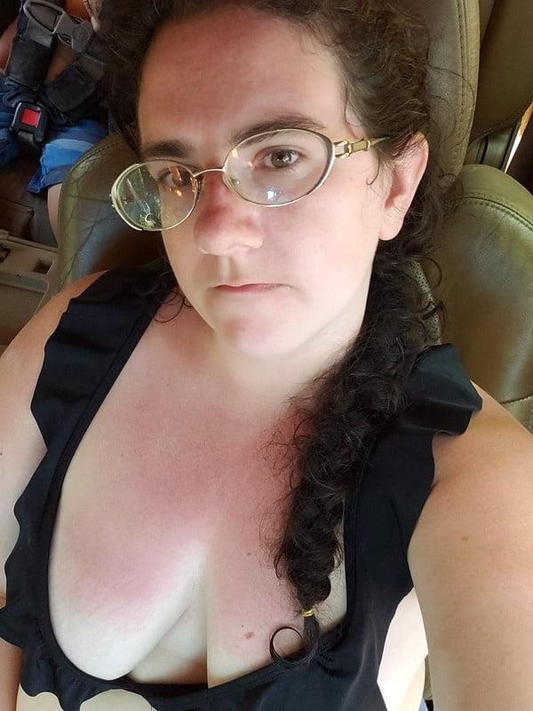 25P Gilf Milf Whore (cleavage mix)