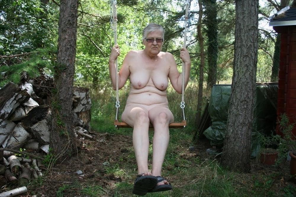 15P Granny with pierced pussy