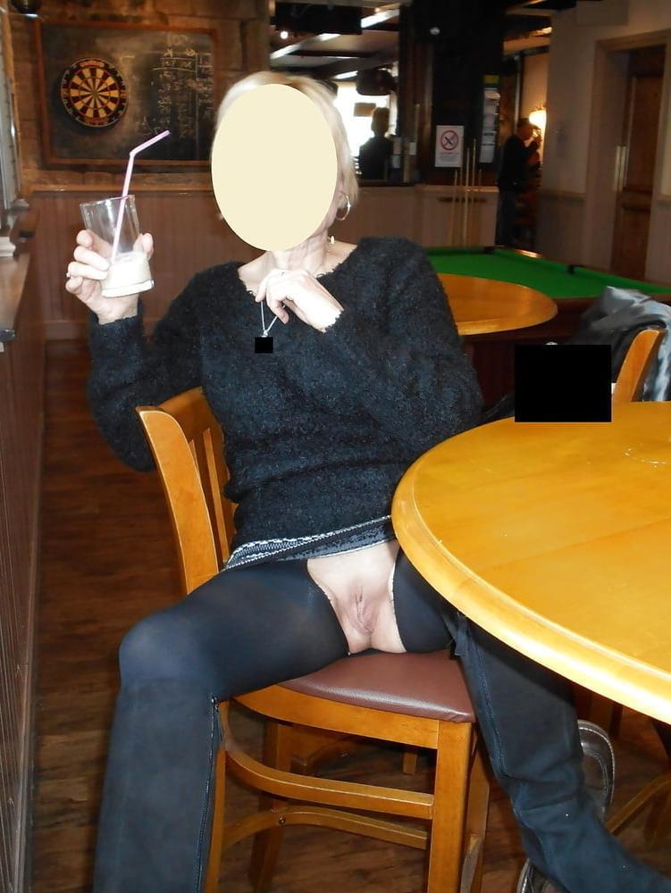 25P Amateur Mature Upskirt