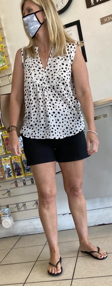 8P Clothed Milfs