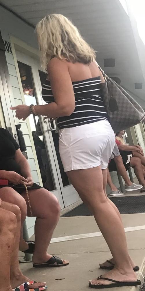 8P Clothed Milfs