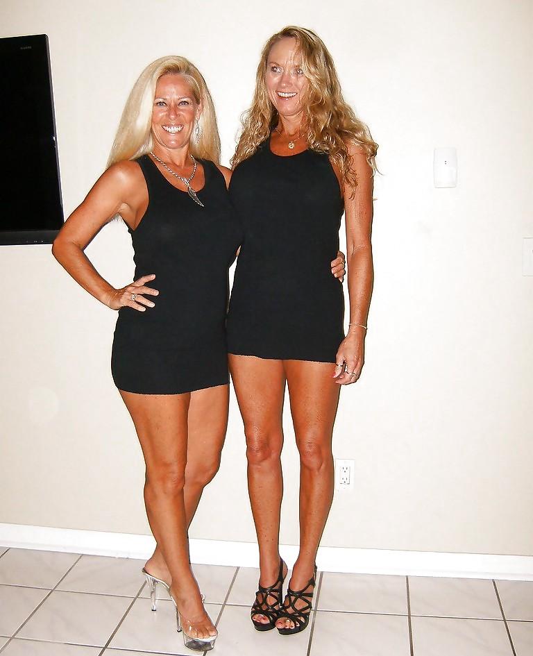 25P Sexy mature ladies 104 (non nude)