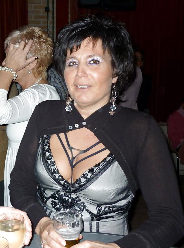25P Sexy mature ladies 105 (cumfaces)