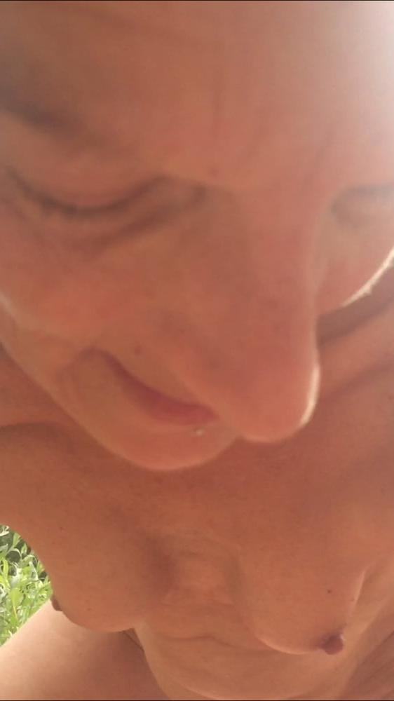 16P Voyeur baise gorge profonde sperme salopette exhibe