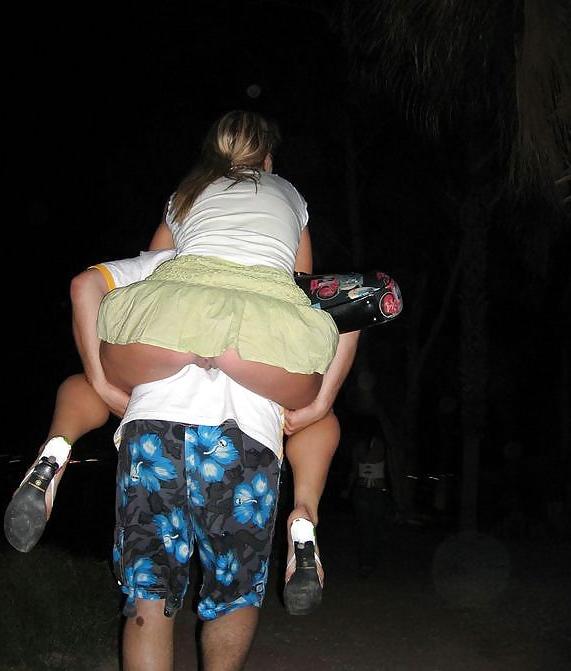 25P Upskirt Being Carried